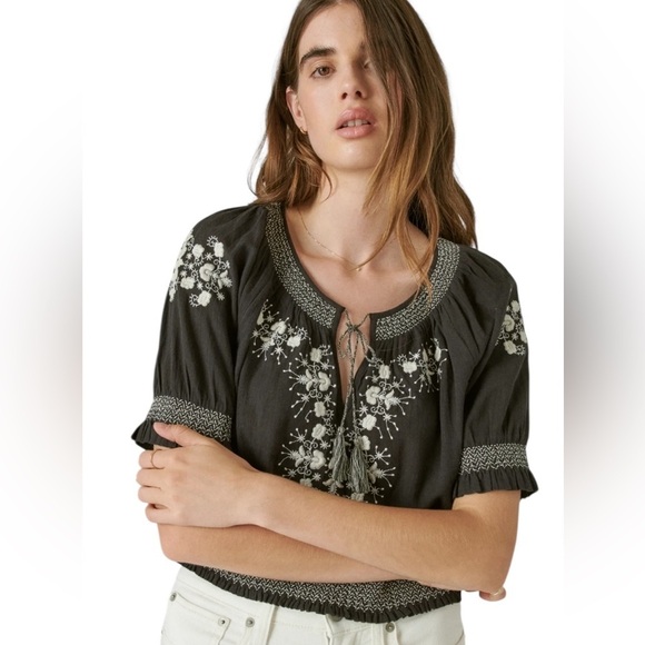 Lucky Brand Gray Embellished Fitted Blouse size medium - Picture 1 of 16